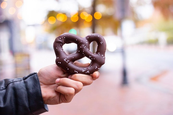 Philadelphia Historic Centre Food Tour with 5 Authentic Tastings - Photo 1 of 7